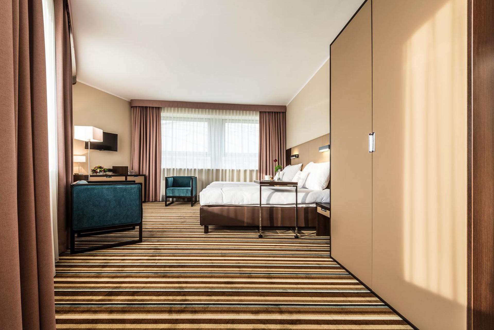 Hotel Victor Pruszkow Desilva Zimmer foto