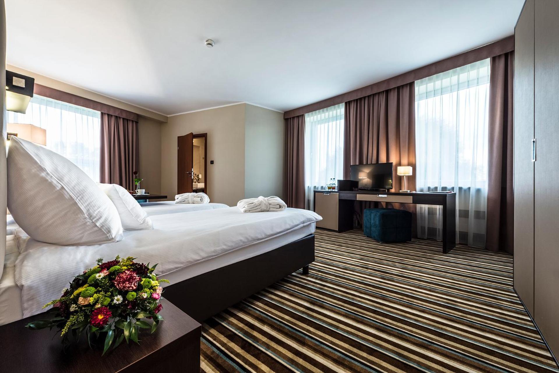 Hotel Victor Pruszkow Desilva Zimmer foto